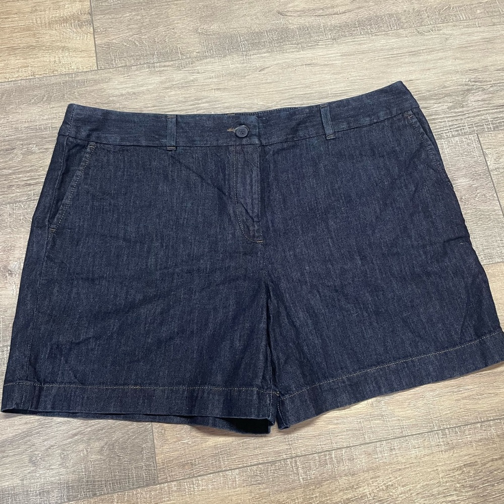 LOFT Classic Dark Denim 100% Cotton Versatile Mid-Rise 6”Summer Vacation Shorts